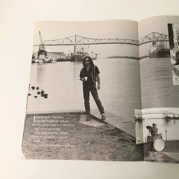 1988 John Cougar Mellencamp Lonesome Jubilee Tour Book Program - Picture 14 of 16